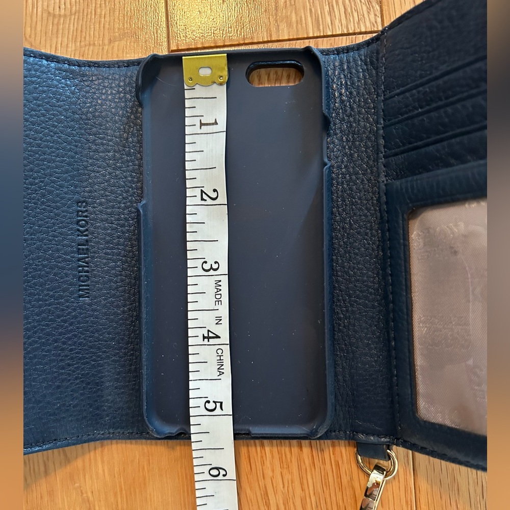 Michael Kors Navy Clutch With Phone Case - NWOT - Picture 8 of 9